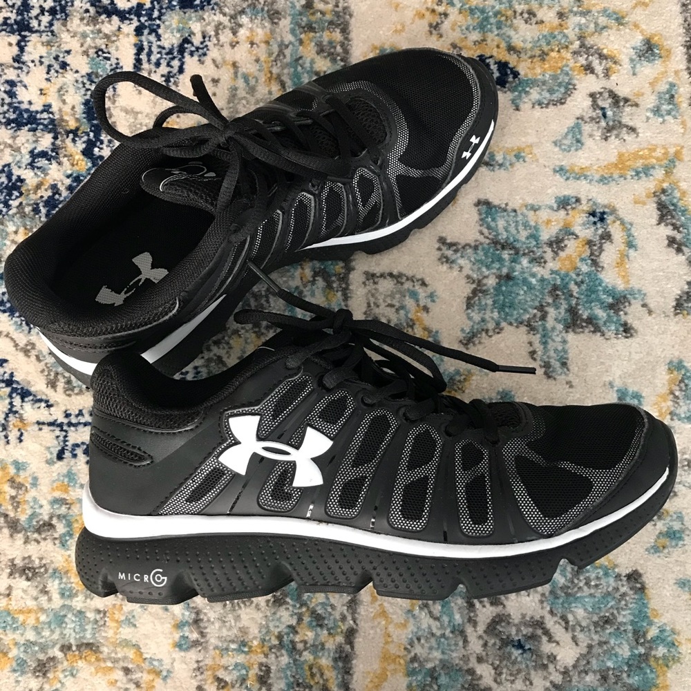 Under Armour tennis shoes